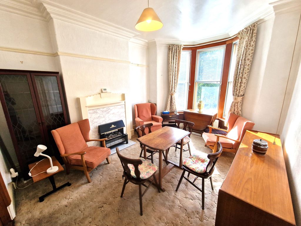5 bed end terrace house for sale in Oak Street, Abertillery NP13, £240,000