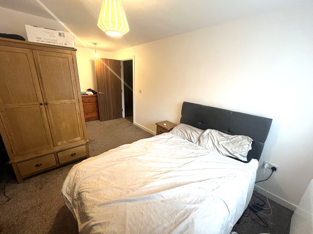 2 bed flat for sale in Anvil Place, Manchester M15, £195,000