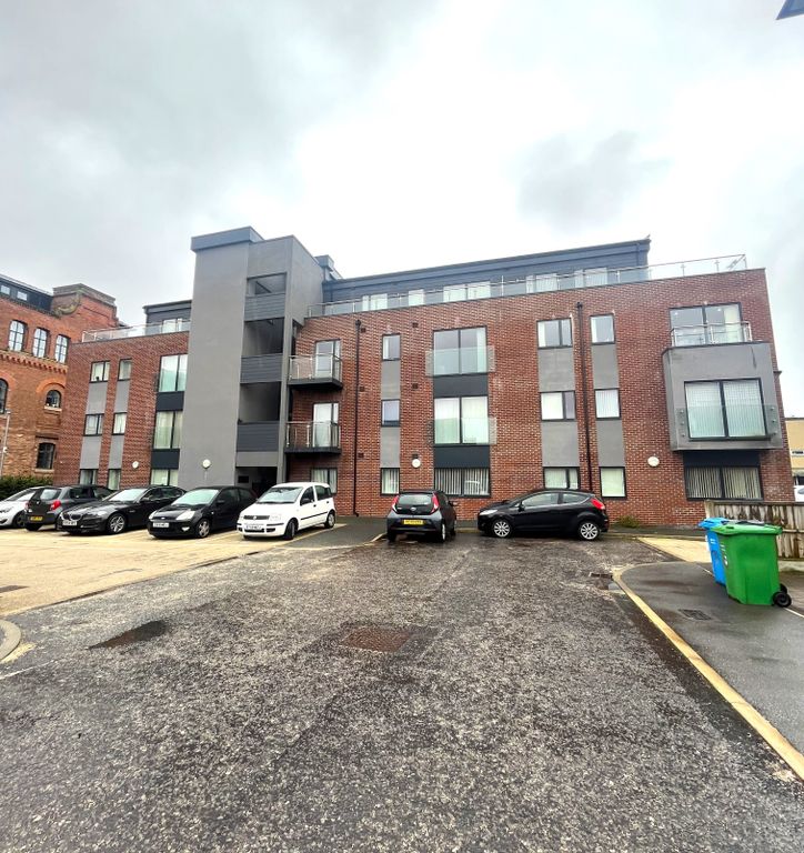 2 bed flat for sale in Anvil Place, Manchester M15, £195,000