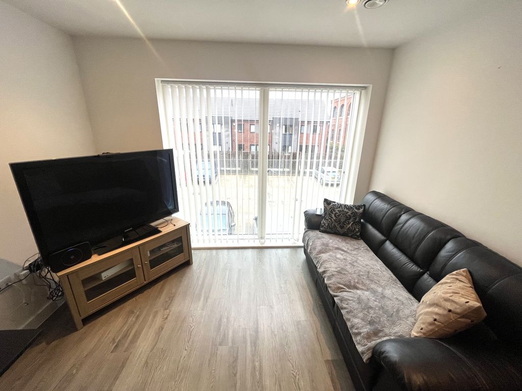 2 bed flat for sale in Anvil Place, Manchester M15, £195,000