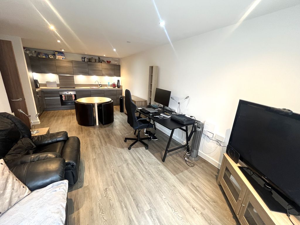 2 bed flat for sale in Anvil Place, Manchester M15, £195,000