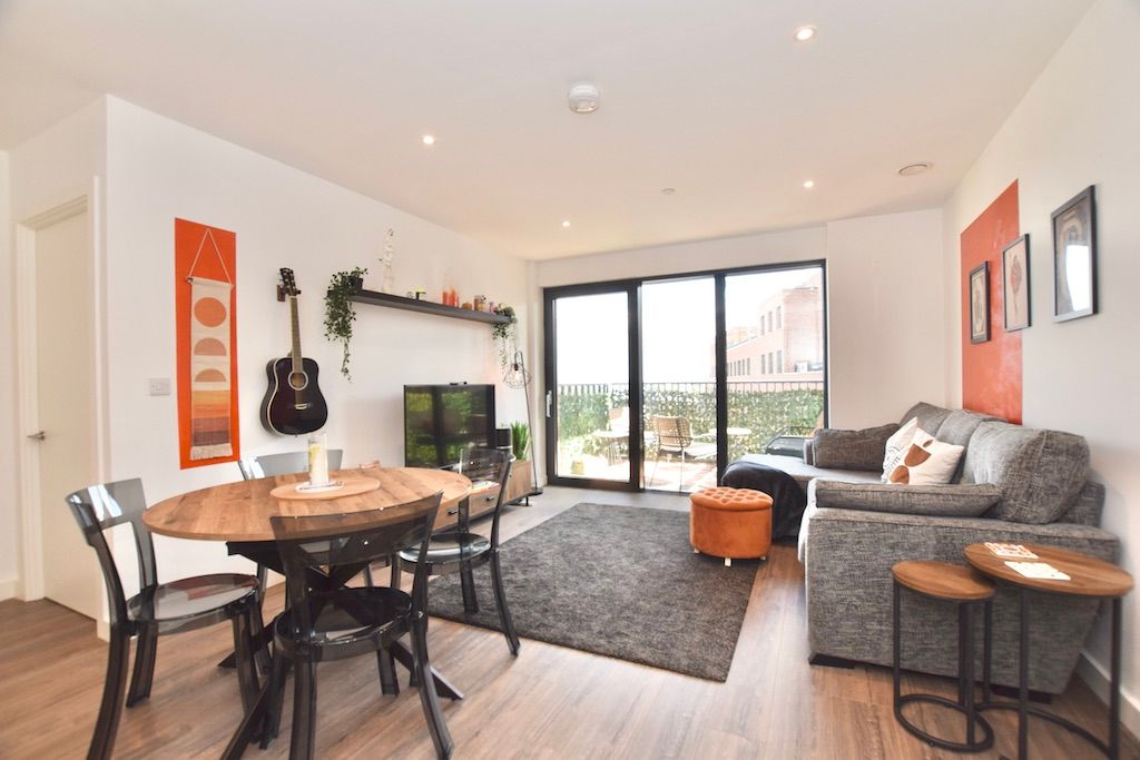 2 bed flat for sale in Headwater Point, London E3, £210,000