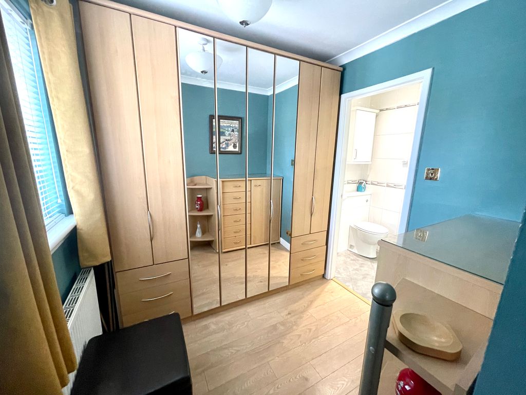 4 bed detached house for sale in High Burnside Avenue, Coatbridge ML5, £195,000