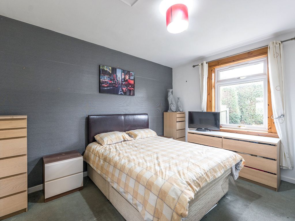 3 bed flat for sale in Newtoft Street, Edinburgh EH17, £160,000