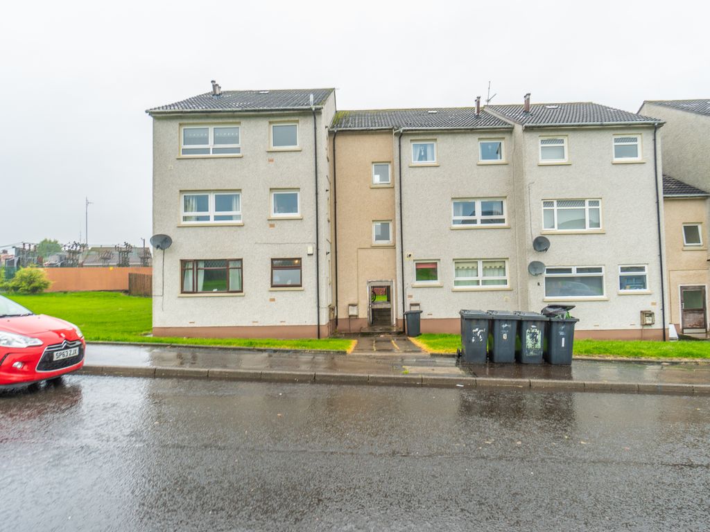2 bed flat for sale in South Barrwood Road, Kilsyth G65, £59,000