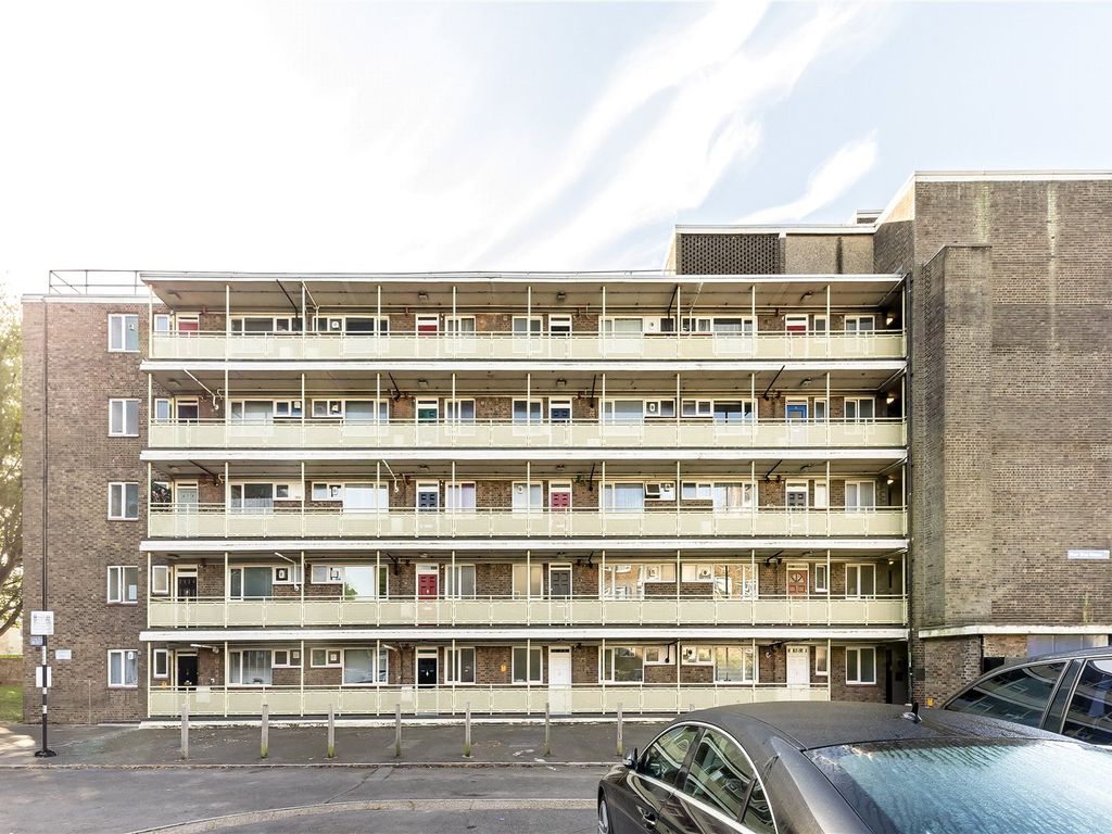 1 bed flat for sale in Pear Tree House, Brockley SE4, £300,000