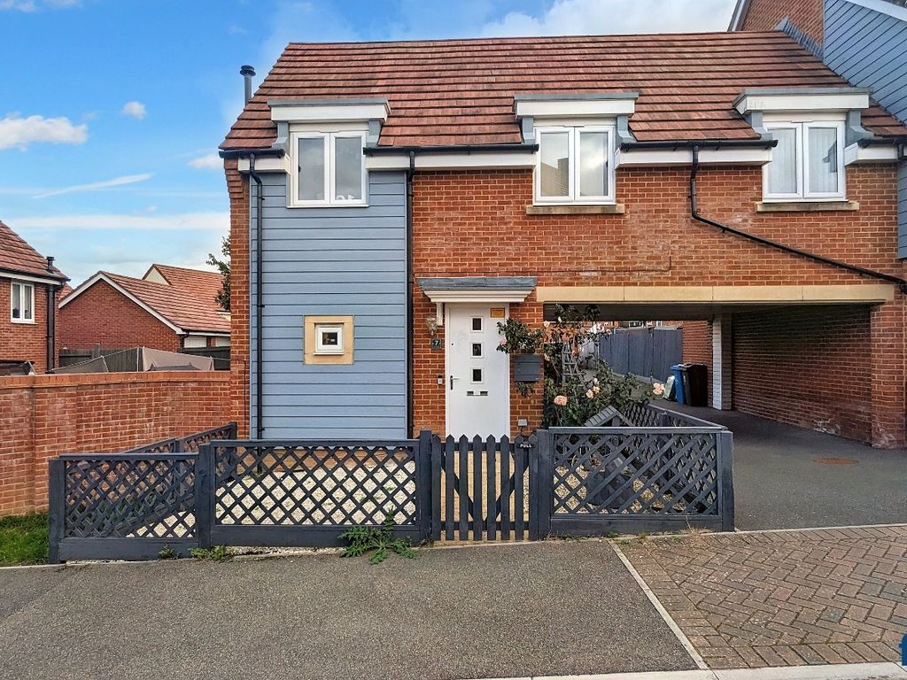 3 bed link-detached house for sale in Mannock Way, Canford Heath, Poole, Dorset BH17, £290,000