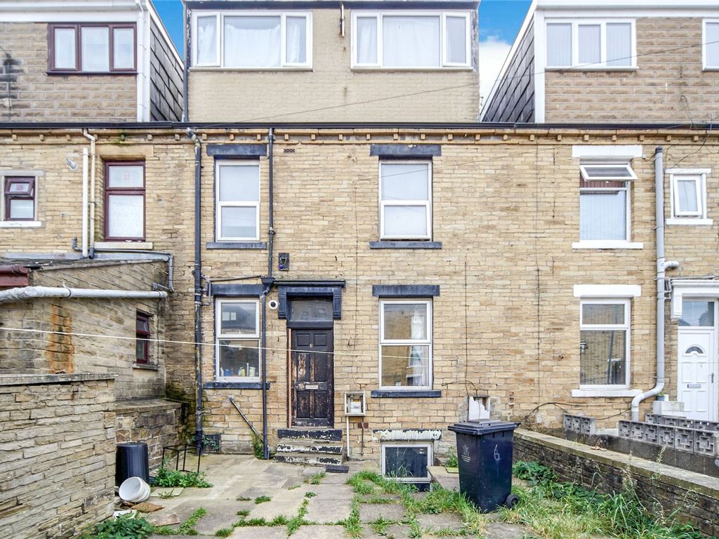 4 bed terraced house for sale in Burdale Place, Bradford, West Yorkshire BD7, £110,000