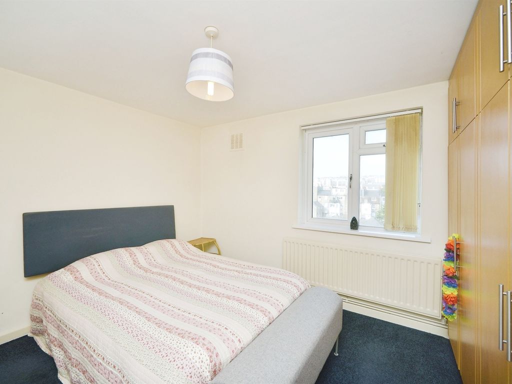1 bed flat for sale in Ashton Rise, Brighton BN2, £240,000