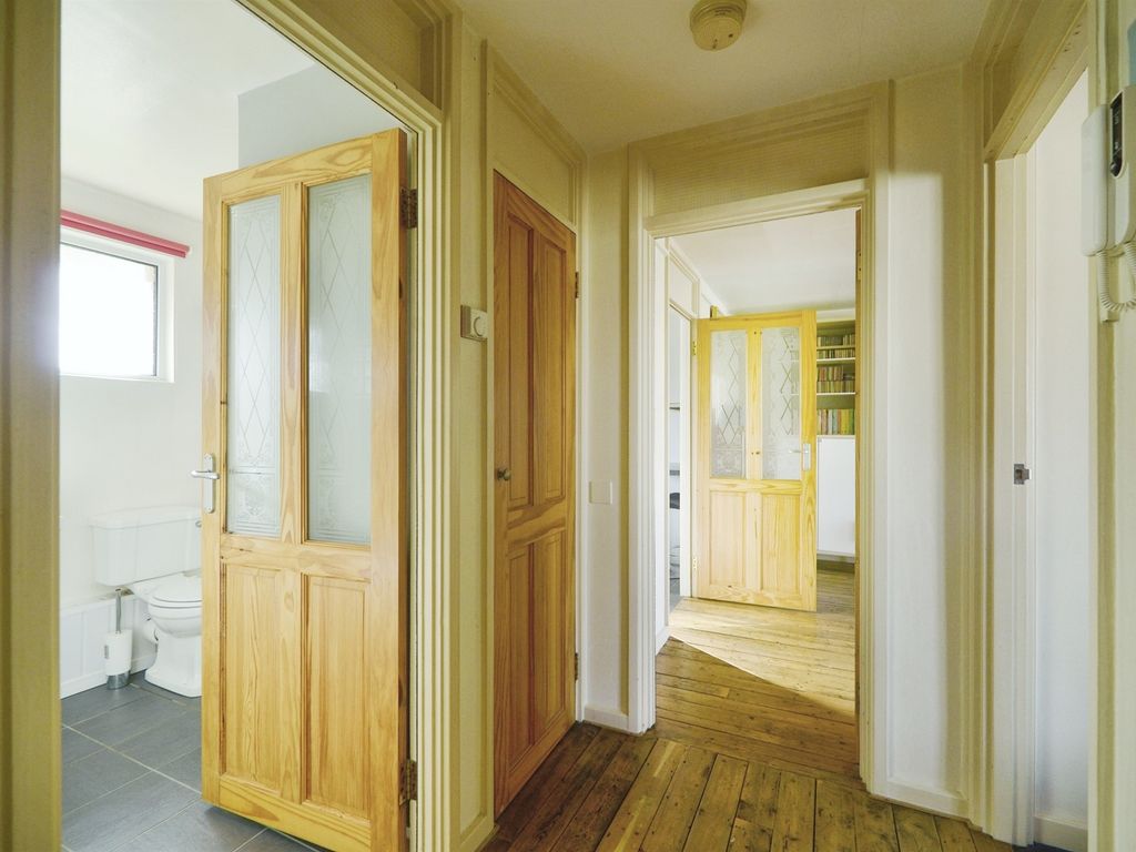 1 bed flat for sale in Ashton Rise, Brighton BN2, £240,000