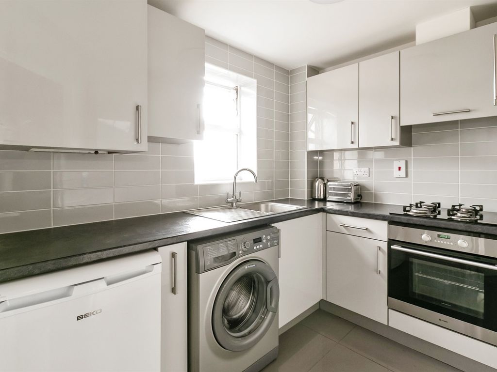 1 bed flat for sale in Calvin Road, Winton, Bournemouth BH9, £180,000