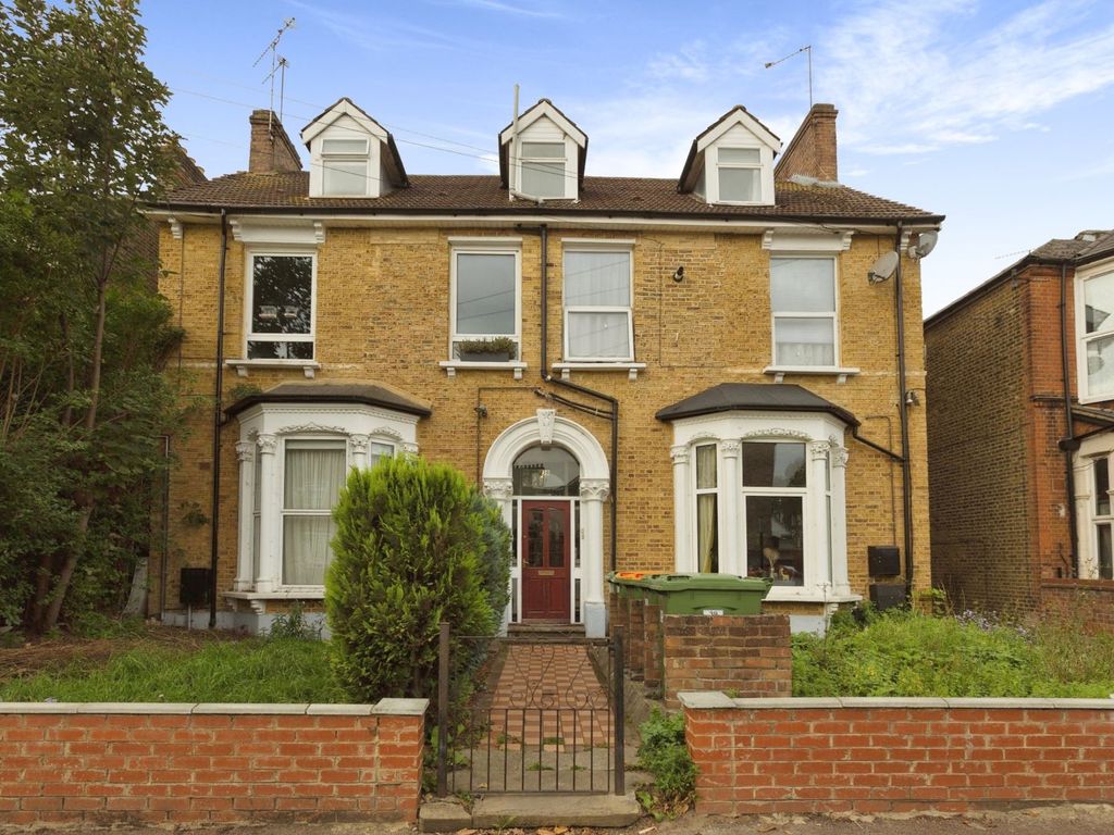 1 bed flat for sale in Atherton Road, London E7, £315,000