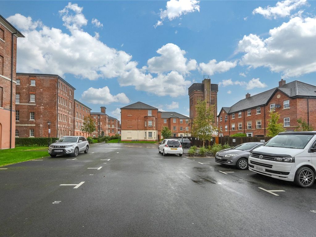 2 bed flat for sale in St. Georges Parkway, Stafford, Staffordshire ST16, £150,000