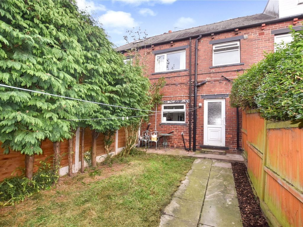 2 bed terraced house for sale in Greenfield Avenue, Gildersome, Morley, Leeds LS27, £165,000