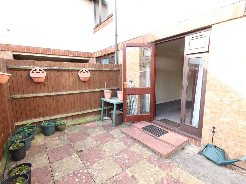 1 bed maisonette for sale in Rosemont Close, Letchworth Garden City SG6, £185,000