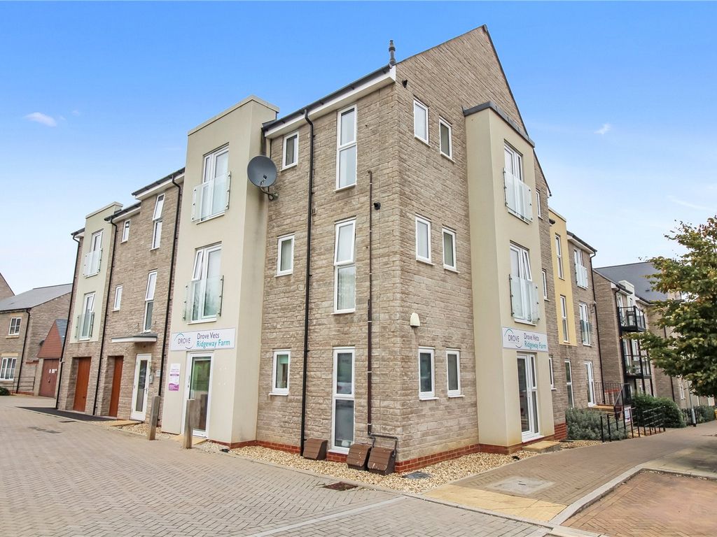 2 bed flat for sale in Webbs Place, Purton, Swindon, Wiltshire SN5, £195,000