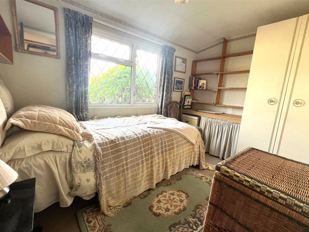 3 bed property for sale in Pine Park, Aldershot Road, Normandy, Surrey GU3, £150,000