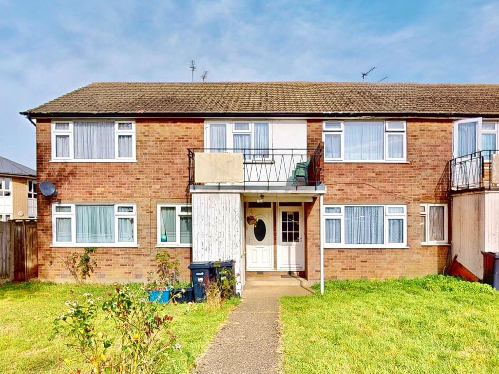 2 bed maisonette for sale in Chadwell Heath Lane, Chadwell Heath RM6, £165,000