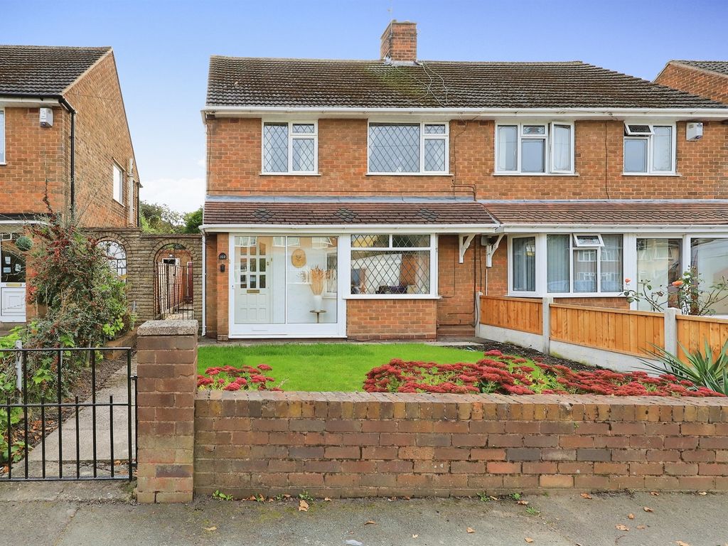 3 bed semi-detached house for sale in Hilton Road, Lanesfield, Wolverhampton WV4, £175,000