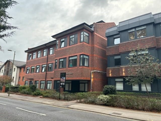 1 bed flat for sale in Fleet, Hampshire GU51, £215,000