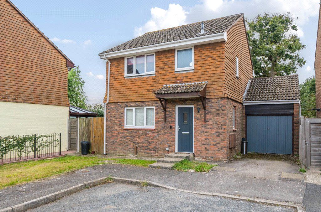 3 bed detached house for sale in Olivers Meadow, Westergate, Chichester PO20, £195,000