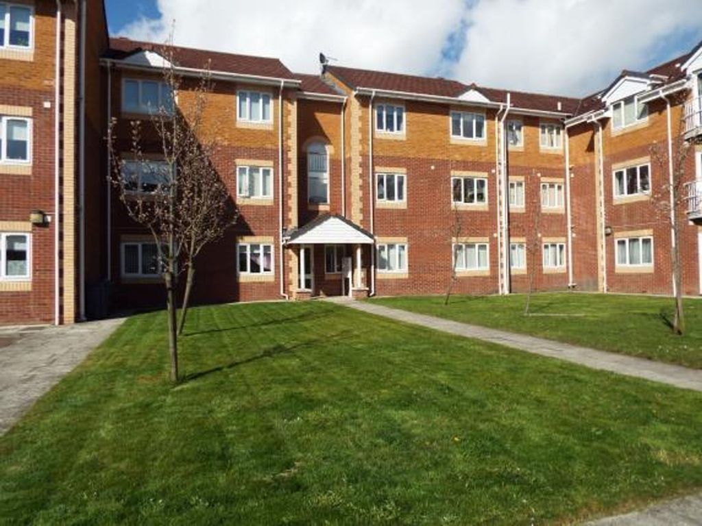 2 bed flat for sale in Burscough, The Quays L40, £115,000