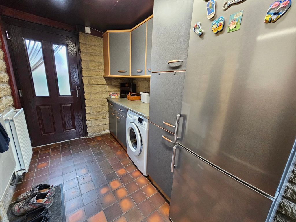 3 bed detached house for sale in Stoney Gate, High Green, Sheffield S35, £325,000