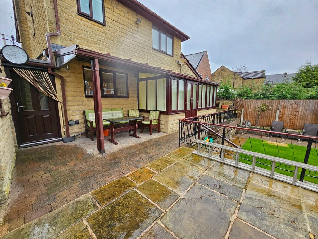 3 bed detached house for sale in Stoney Gate, High Green, Sheffield S35, £325,000