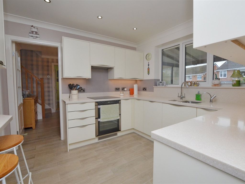 3 bed detached house for sale in Stoney Gate, High Green, Sheffield S35, £325,000