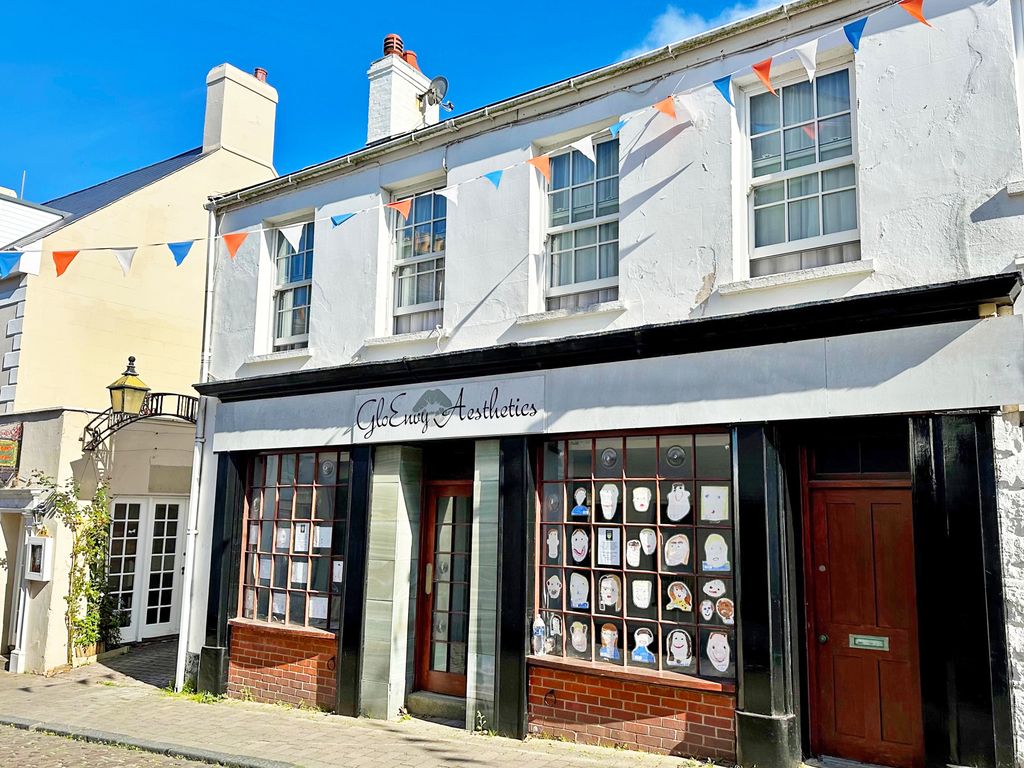 2 bed town house for sale in Victoria Street, Alderney GY9, £335,000