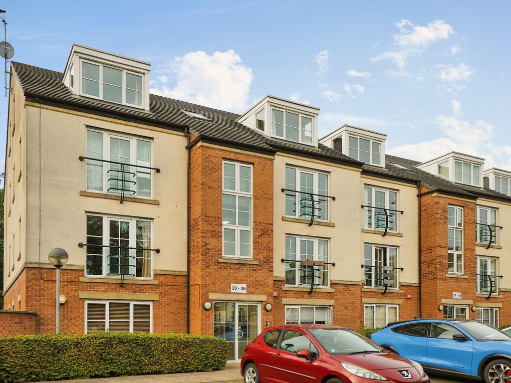 2 bed flat for sale in 46 Henconner Lane, Leeds LS13, £150,000