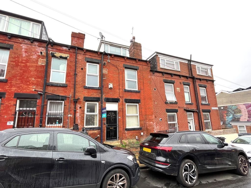 2 bed terraced house for sale in Bayswater Row, Leeds LS8, £100,000
