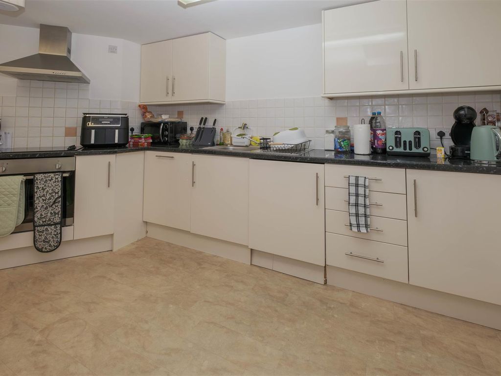 1 bed flat for sale in Marine Court, Hill Road, Arbroath DD11, £75,000