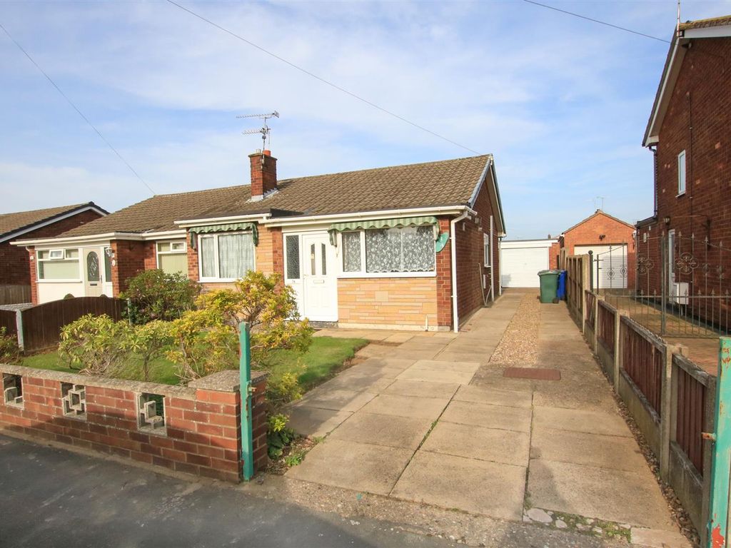 2 bed semi-detached bungalow for sale in Oakwood Drive, Armthorpe, Doncaster DN3, £145,000
