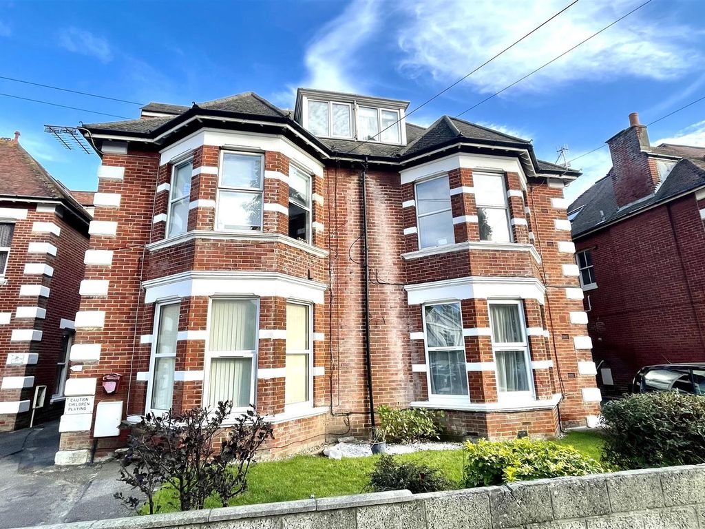 1 bed flat for sale in Crabton Close Road, Boscombe, Bournemouth BH5, £89,950