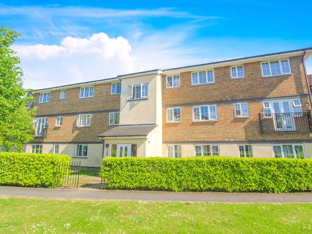 2 bed flat for sale in Kiln Way, Dunstable LU5, £217,000