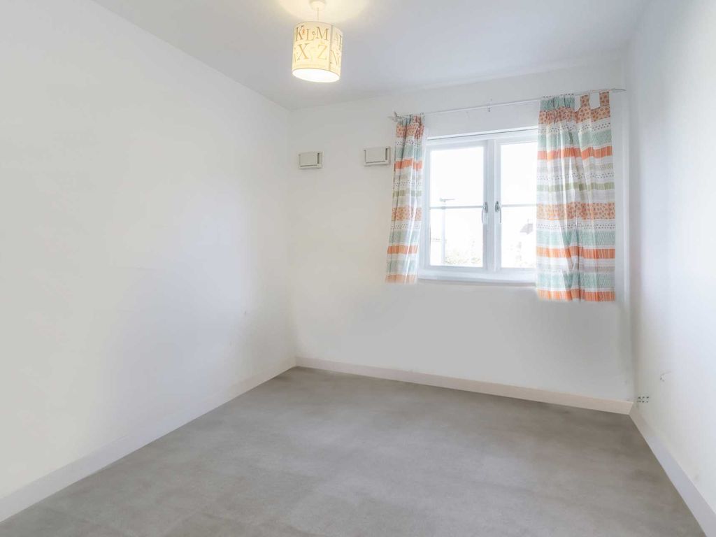 2 bed flat for sale in Rowditch Furlong, Redhouse Park MK14, £210,000