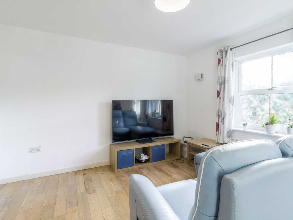 2 bed flat for sale in Rowditch Furlong, Redhouse Park MK14, £210,000