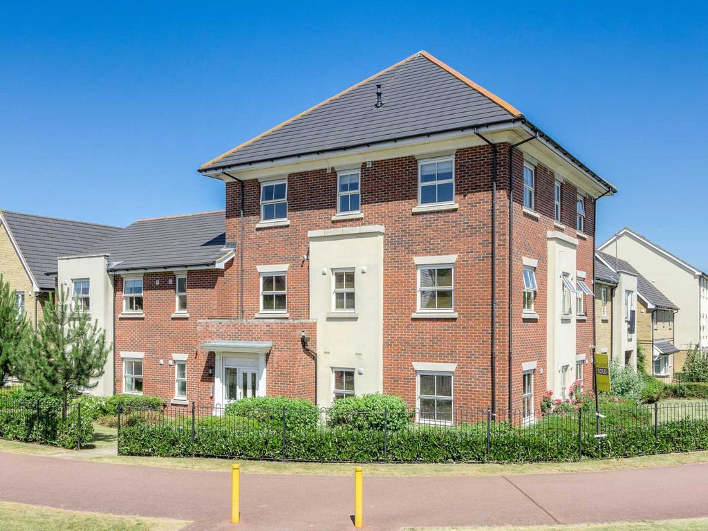 2 bed flat for sale in Rowditch Furlong, Redhouse Park MK14, £210,000