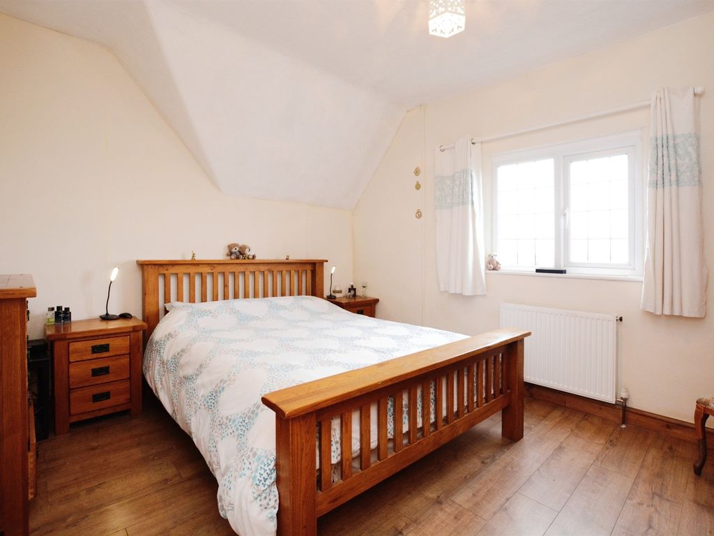 2 bed property for sale in Melchbourne Road, Knotting, Bedford MK44, £325,000