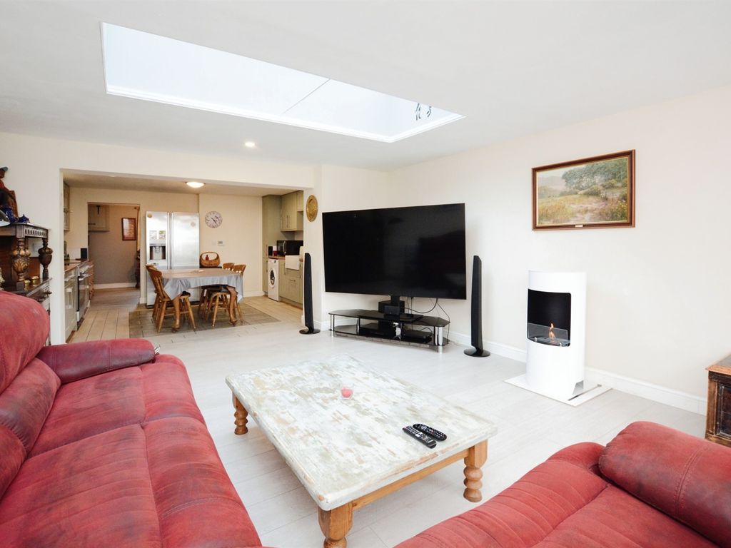 2 bed property for sale in Melchbourne Road, Knotting, Bedford MK44, £325,000