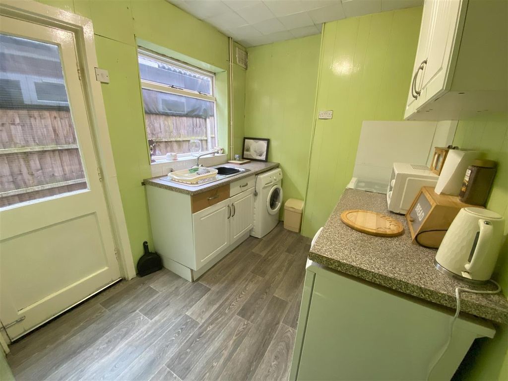 2 bed terraced house for sale in Malmesbury Road, Malmesbury Road, Birmingham B10, £170,000