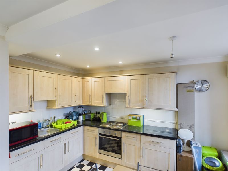 1 bed flat for sale in Commercial Road, Gloucester GL1, £140,000