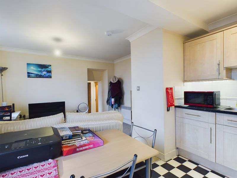 1 bed flat for sale in Commercial Road, Gloucester GL1, £140,000