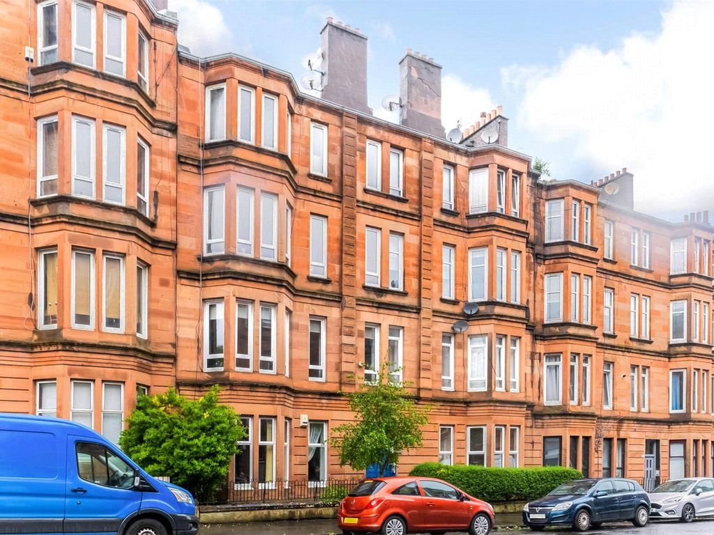 2 bed flat for sale in Copland Road, Ibrox, Glasgow G51, £107,000
