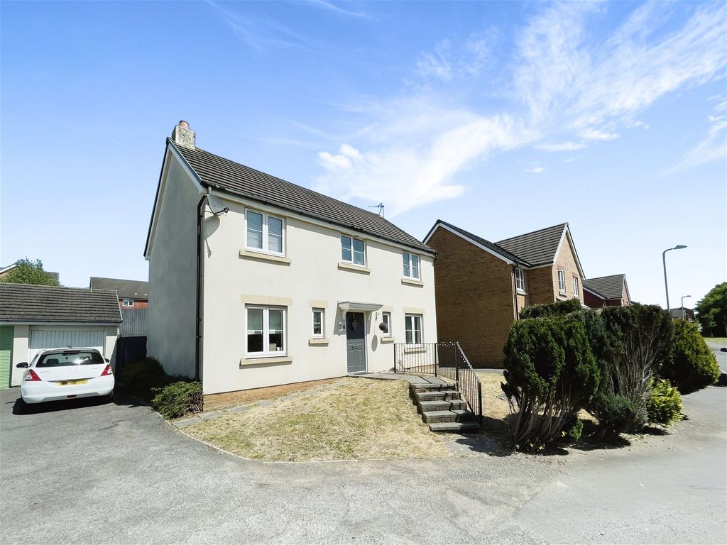 4 bed detached house for sale in Swallow Close, North Cornelly CF33, £270,000