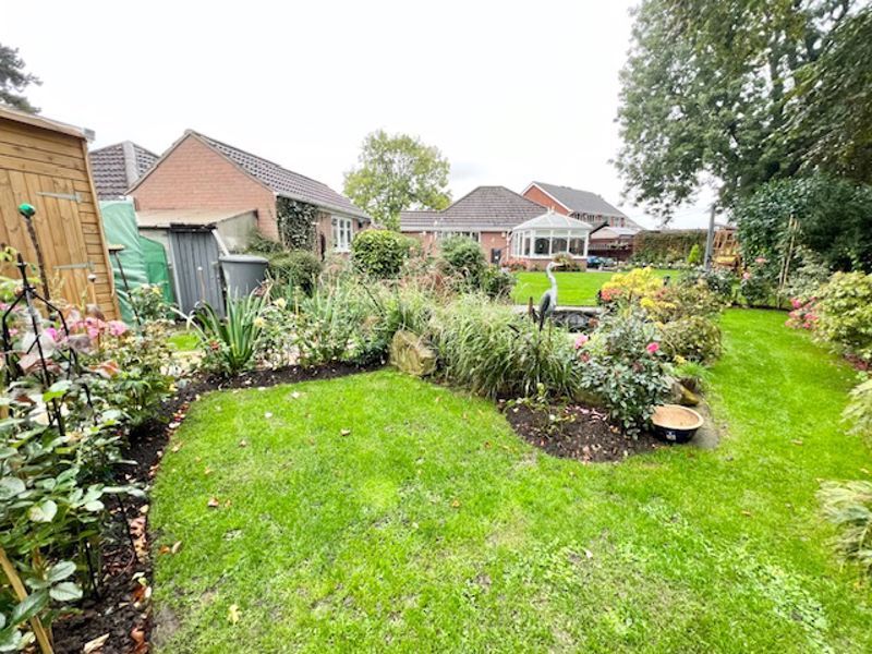 2 bed detached bungalow for sale in Meadowbank, Great Coates, Grimsby DN37, £275,000