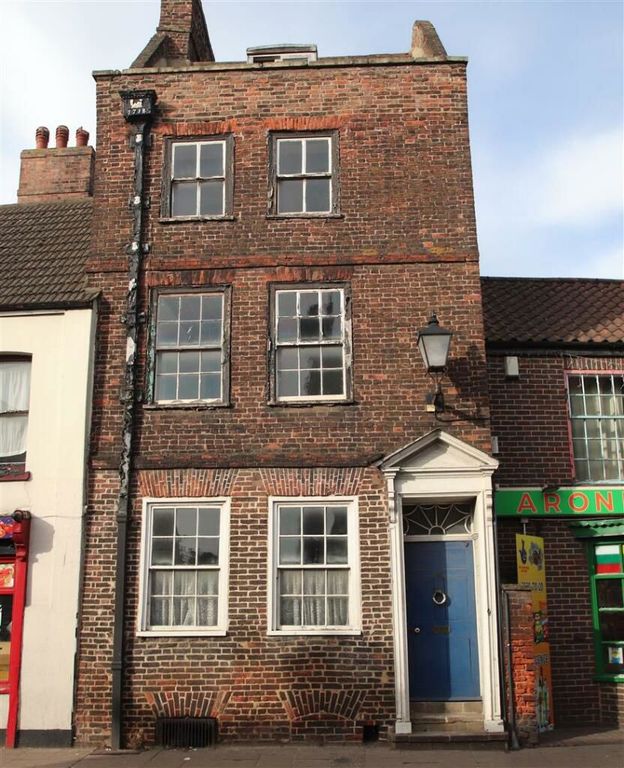 4 bed terraced house for sale in High Street, Boston PE21, £65,000