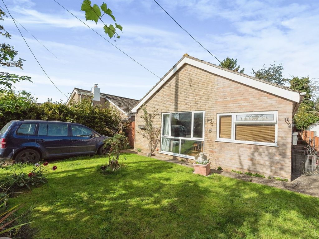 3 bed detached bungalow for sale in Vicarage Road, Foulden, Thetford IP26, £230,000
