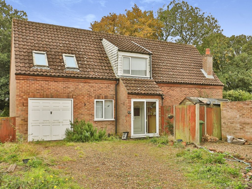 4 bed detached house for sale in Abbey Road, Watton, Thetford IP25, £190,000